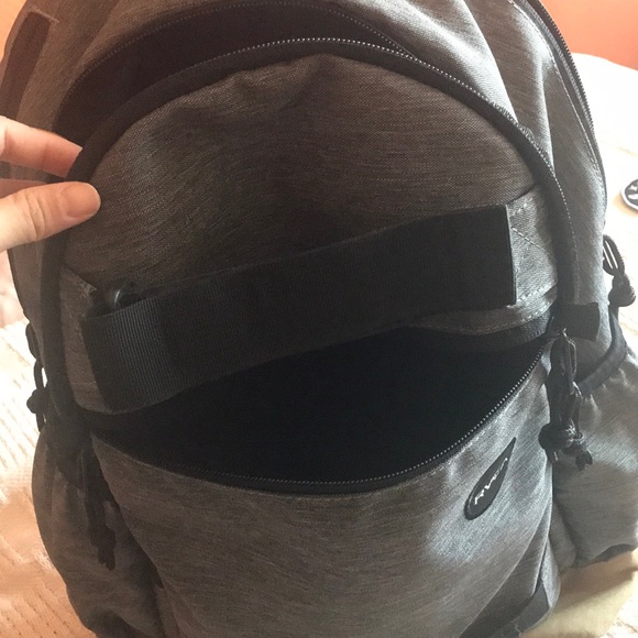 RVCA skateboarding backpack - Picture 4 of 6
